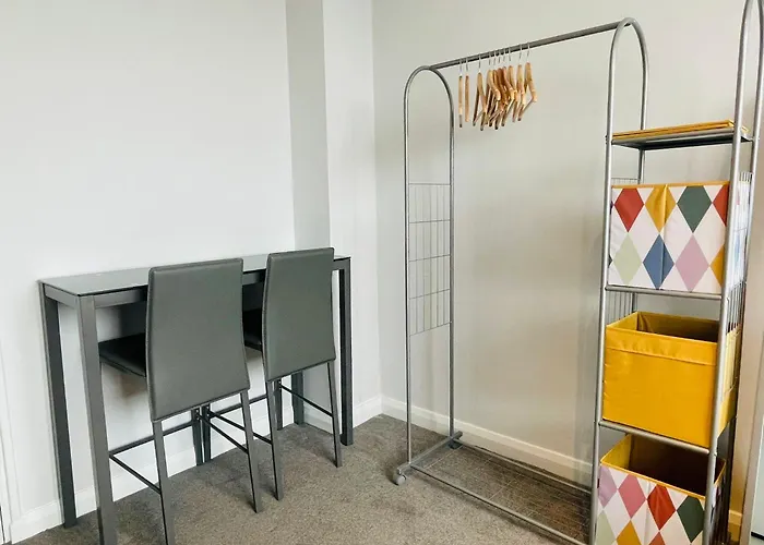 Modern Studio, Prime Location, Stunning City View
