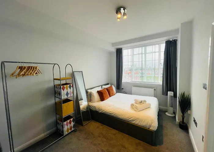 Modern Studio, Prime Location, Stunning City View